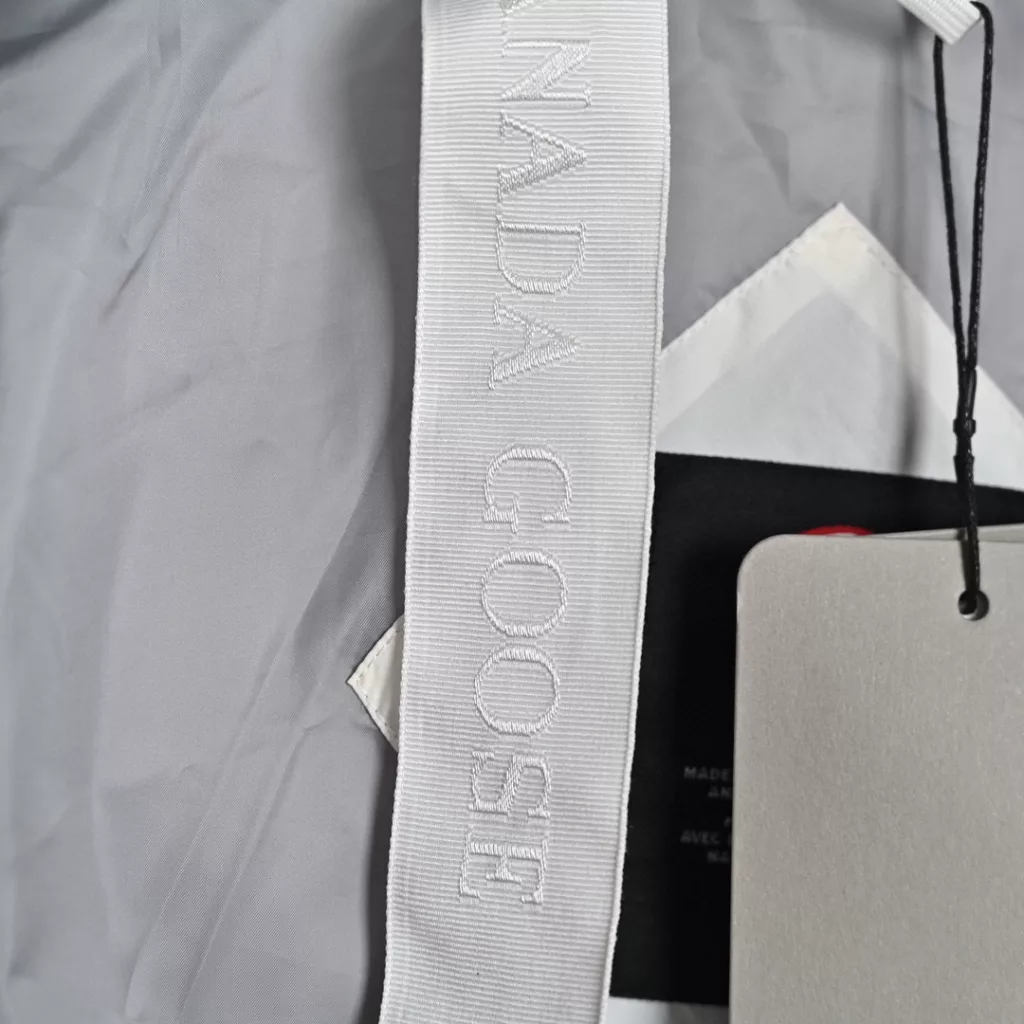 𝐂 𝐚 𝐧 𝐚 𝐝 𝐚 𝐆 𝐨 𝐨 𝐬 𝐞 𝐉 𝐮 𝐧 𝐜 𝐭 𝐢 𝐨 𝐧 𝟐 𝟔 𝟐 𝟎 𝐖 𝐖Canada Goose Macaron capsule short down jacket for women