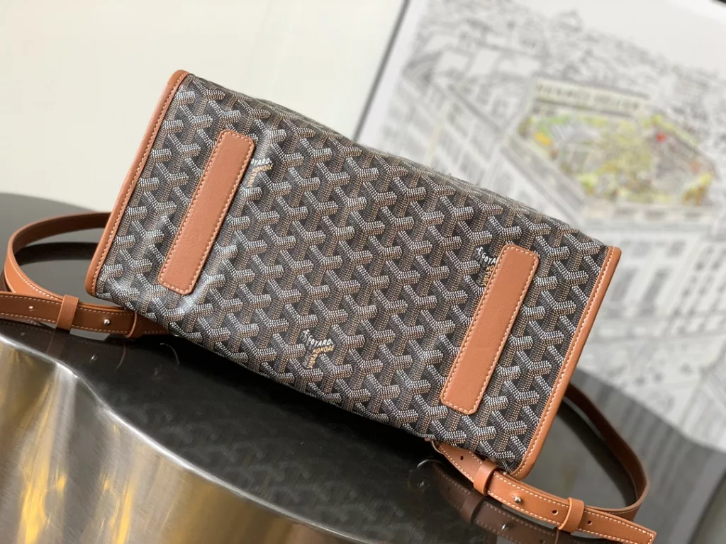 Goyard  backpack            size:37cm x15 cm x34cm