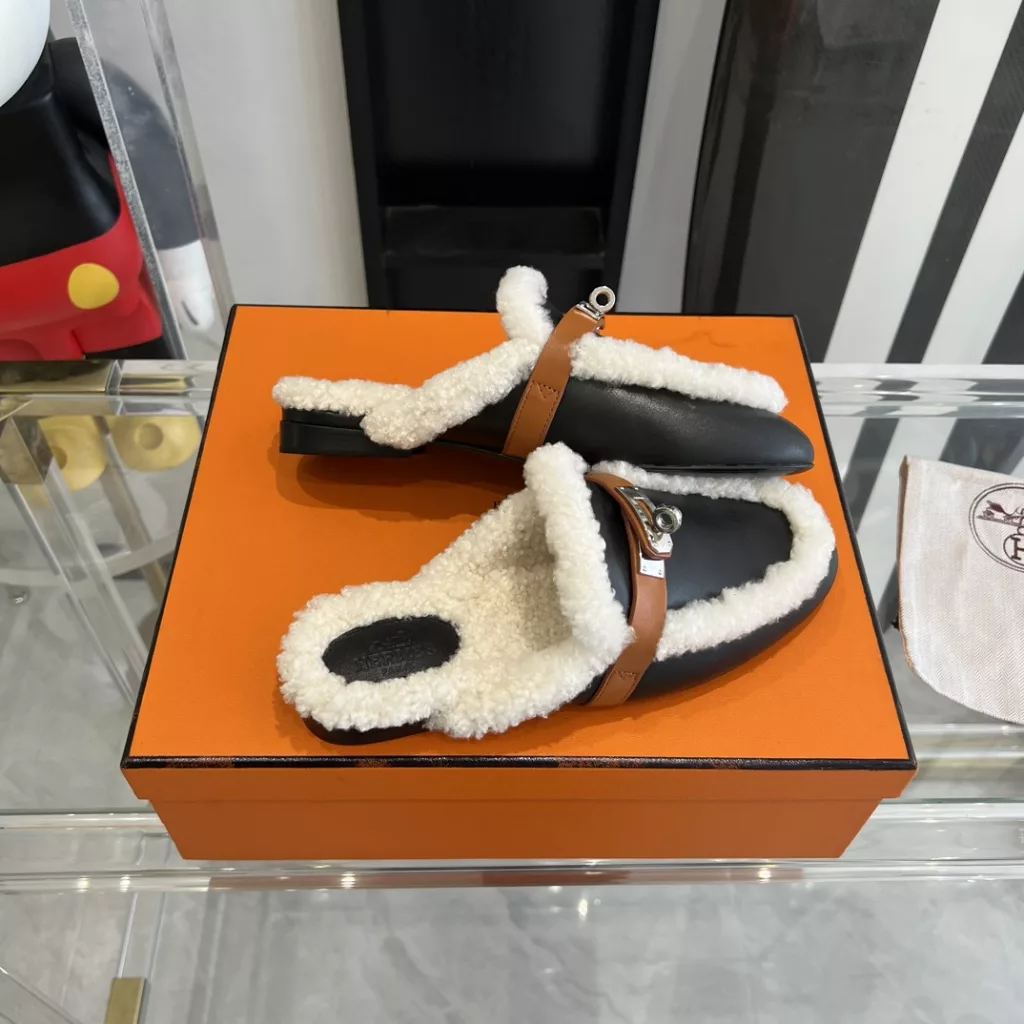 Hermes slippers