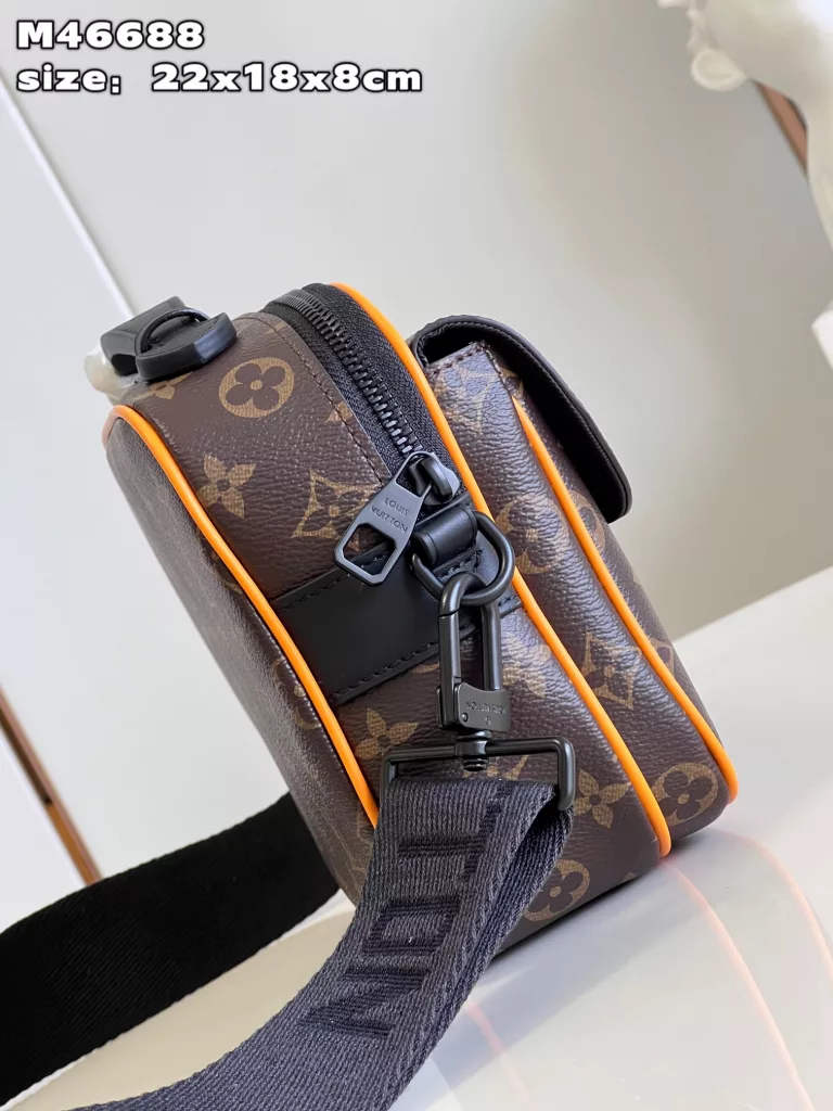Louis Vuitton S Lock messenger bag