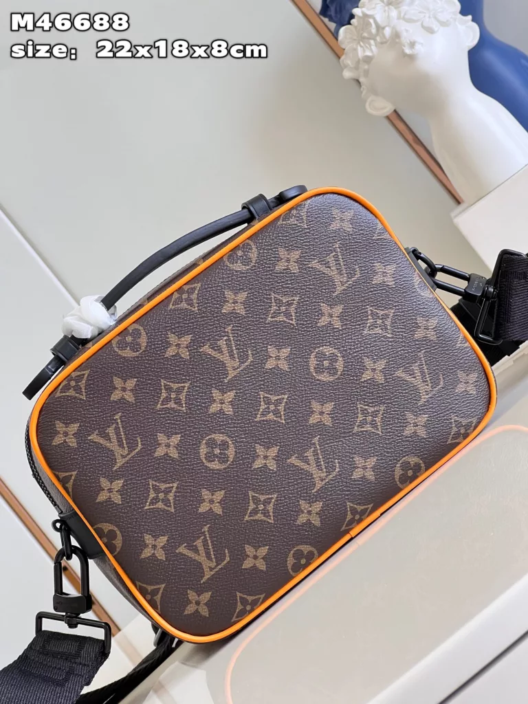 Louis Vuitton S Lock messenger bag