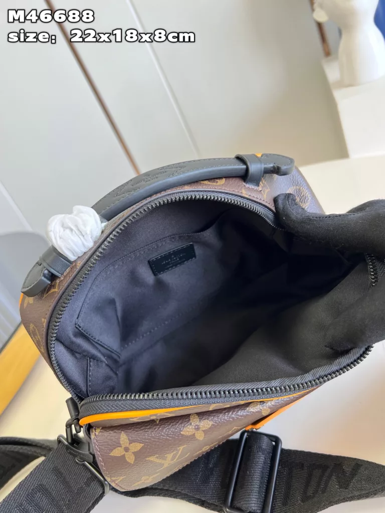 Louis Vuitton S Lock messenger bag