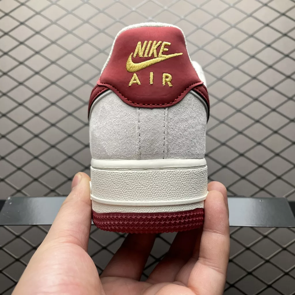NIKE Air Force 1