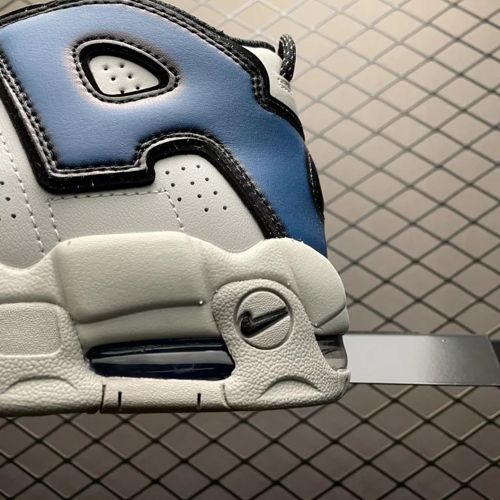 NIKE Air More Uptempo
