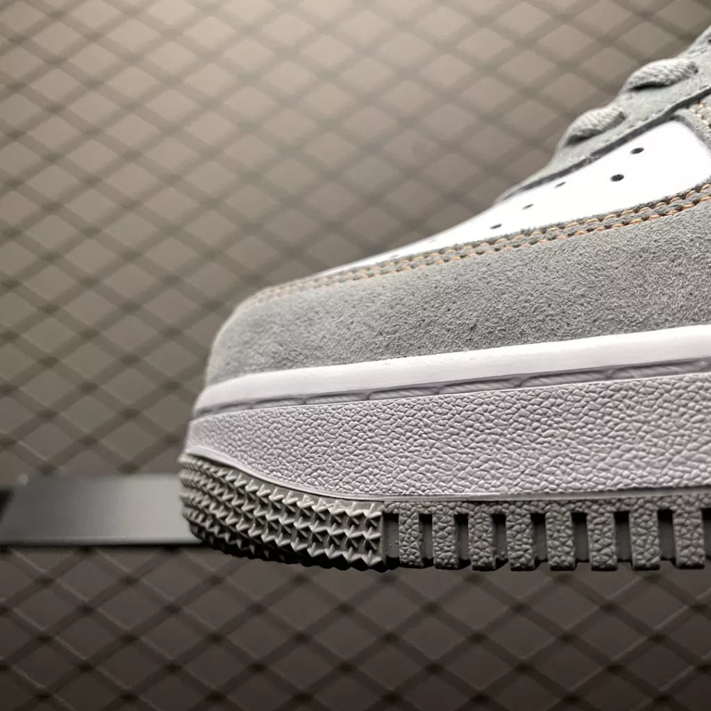 NIKE Air Force 1 '07