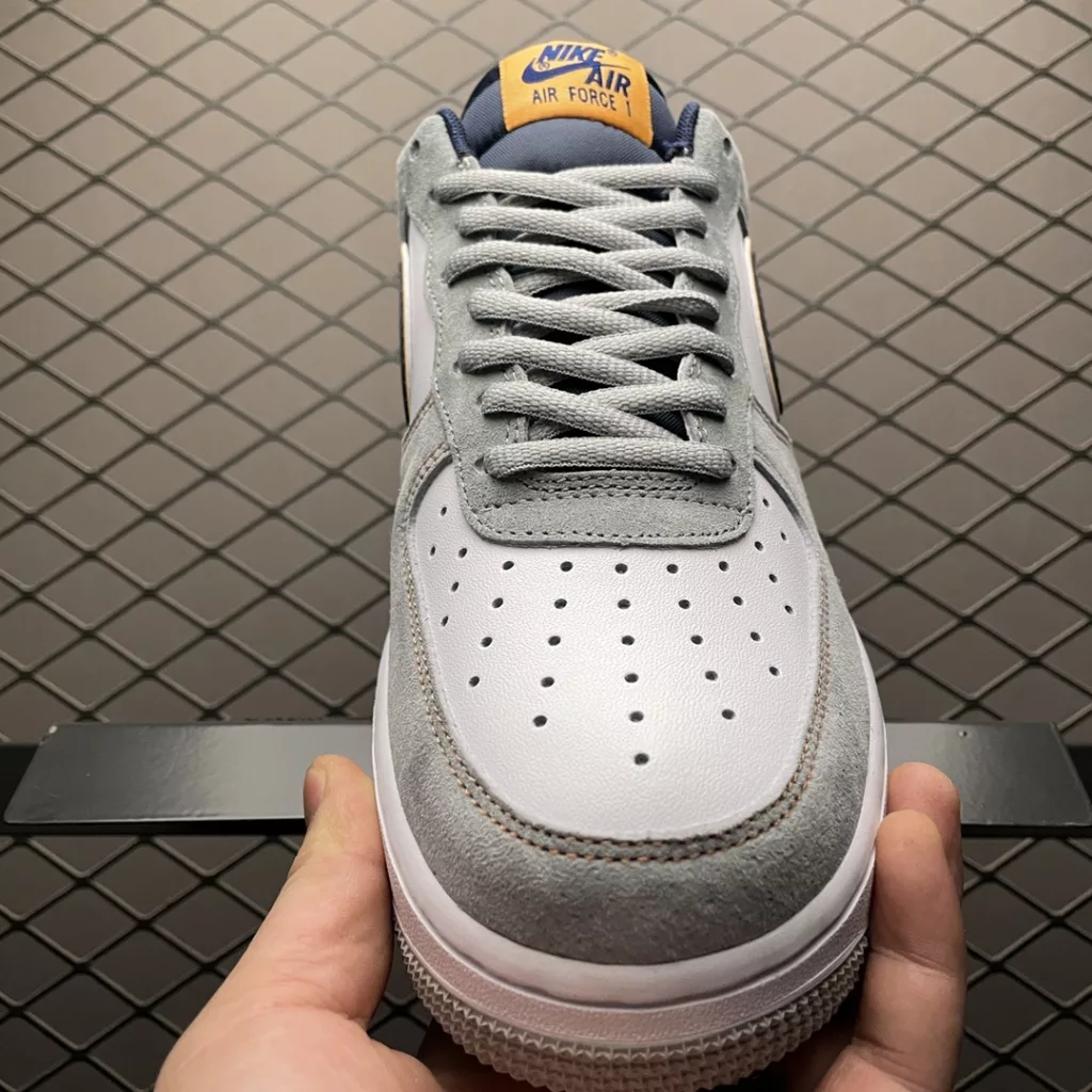 NIKE Air Force 1 '07