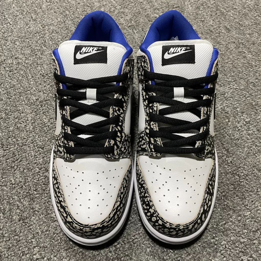 Supreme × NIKE Dunk Low