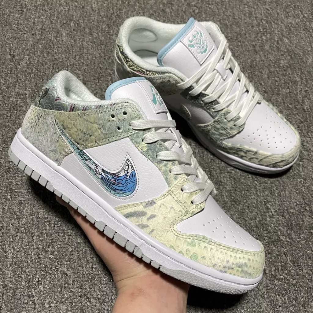 Nike Dunk low CNY Loong Year.