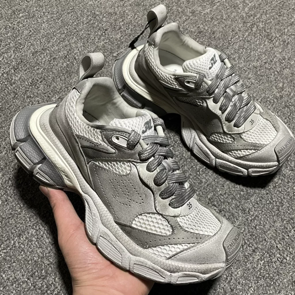 Balenciaga  3XL
