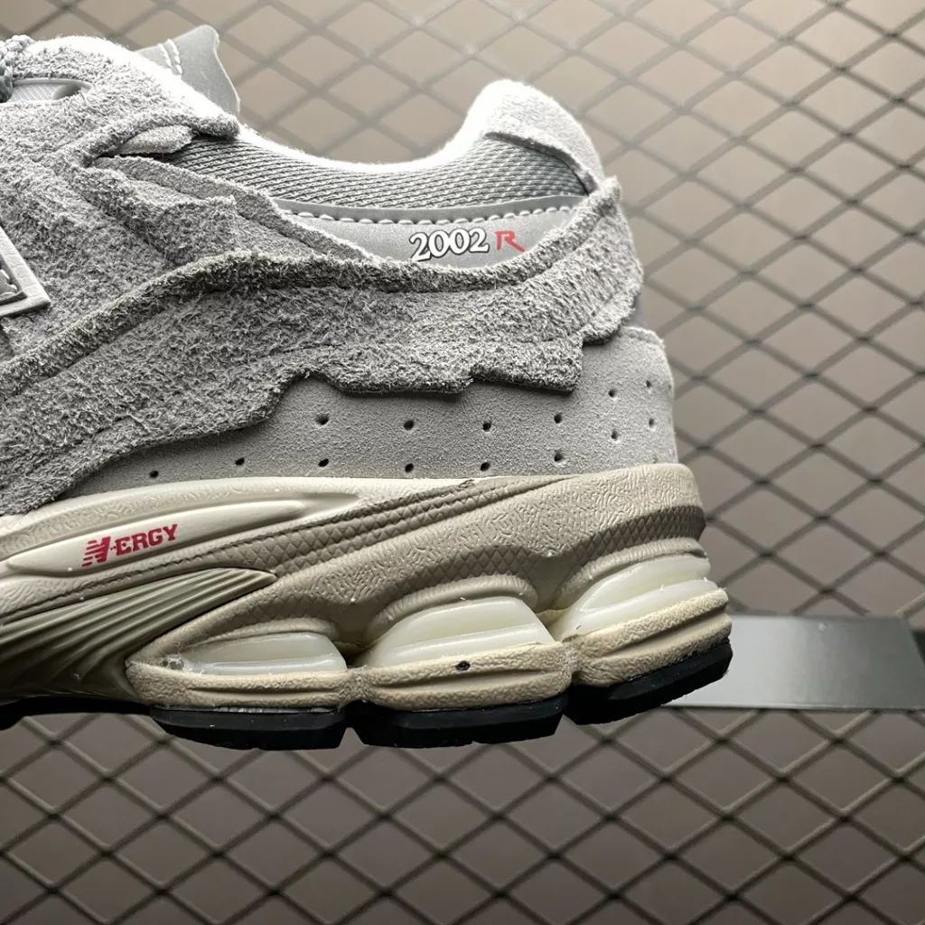 New Balance NB 2002R