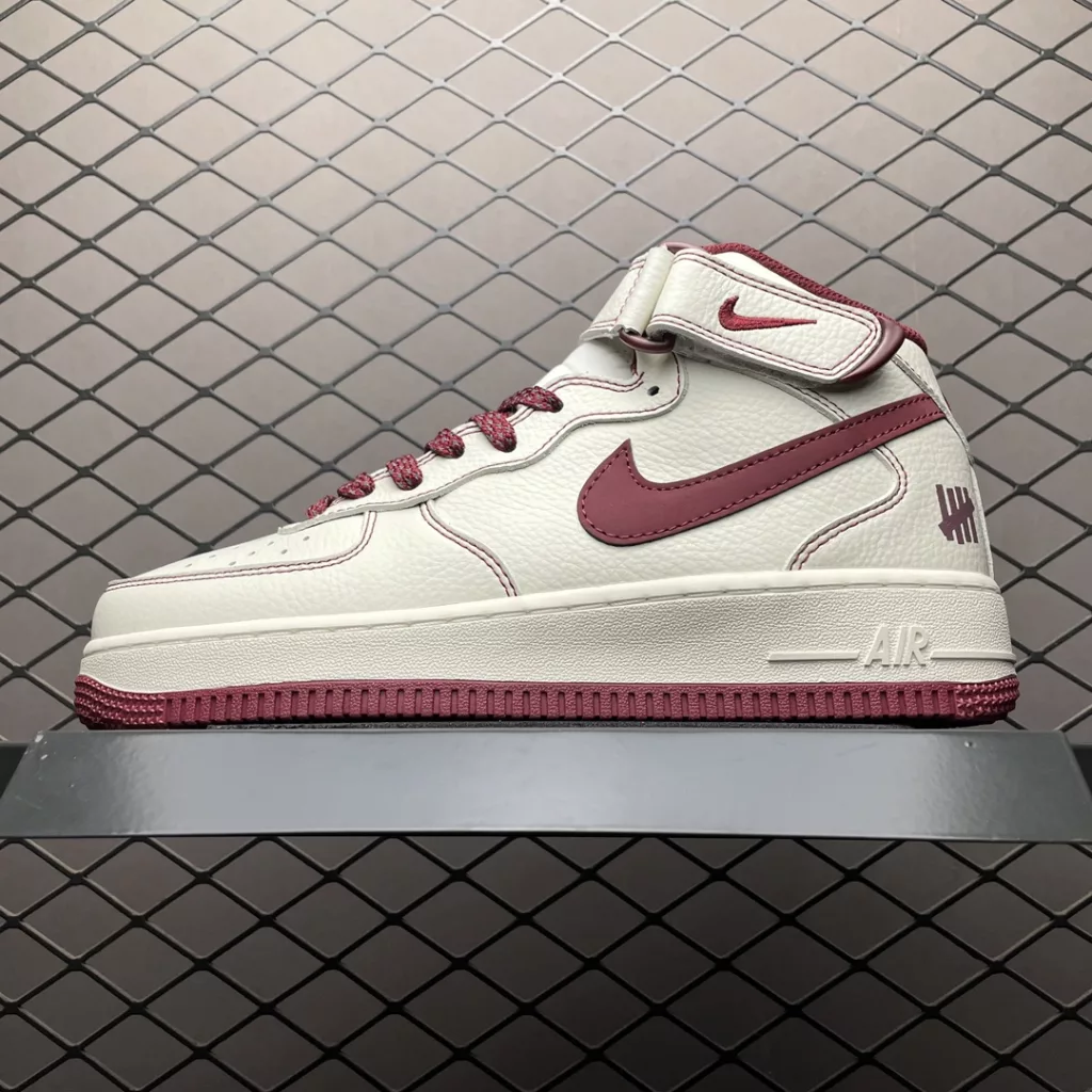 NIKE Air Force 1 MID