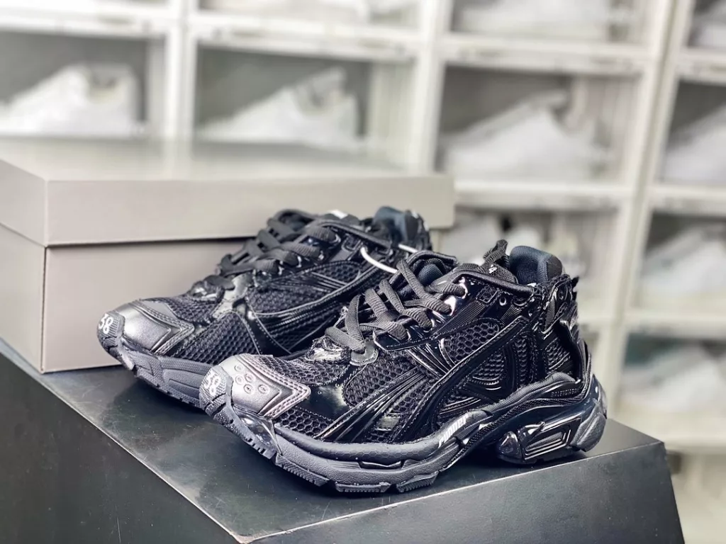 BALENCIAGA Runner Sneaker 