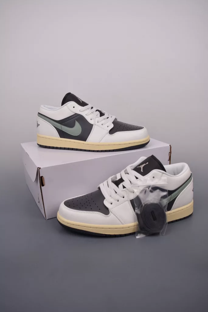 Air Jordan 1 Low black and green toe shoes