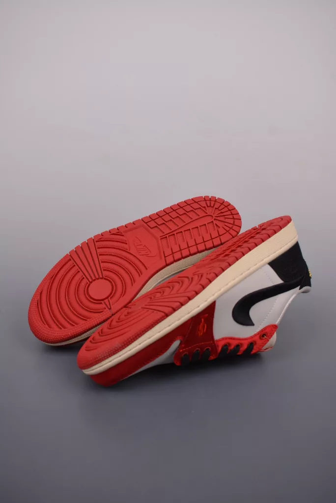 Air Jordan 1 Low black and red silk toe shoes