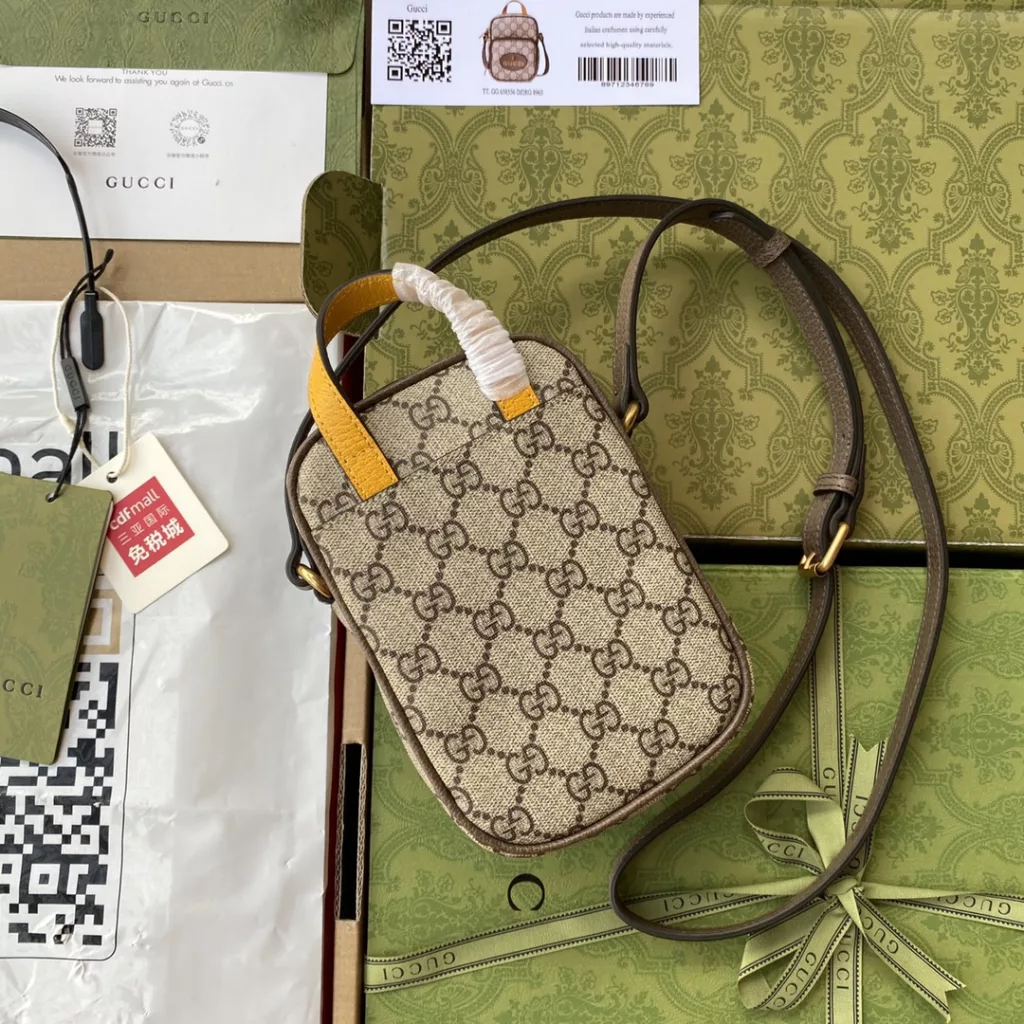 Gucci neo vintage Tiger Phone Bag