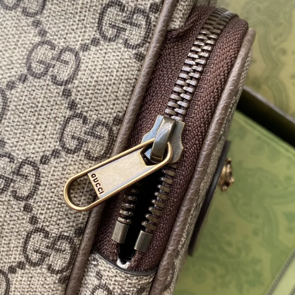 Gucci neo vintage Tiger Phone Bag