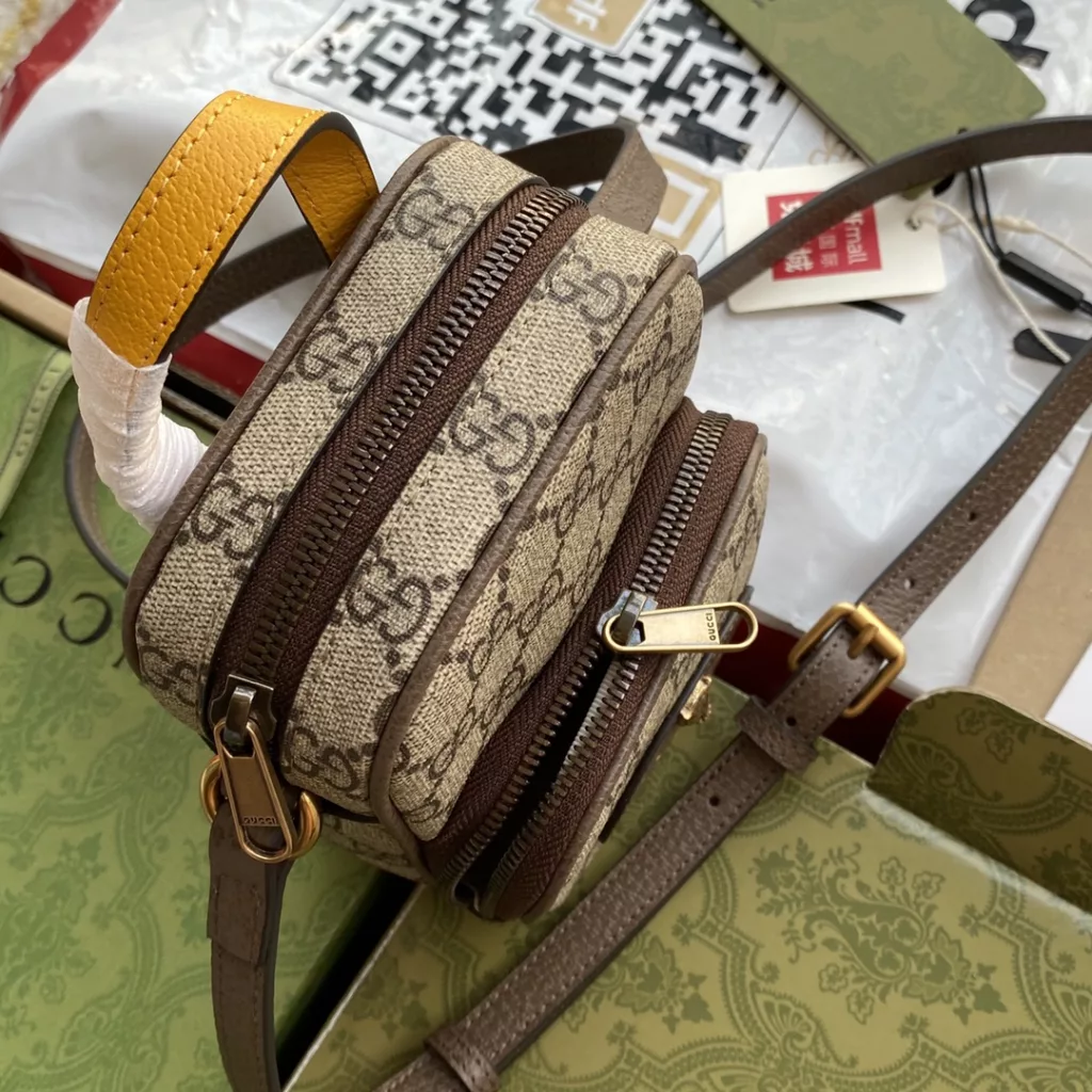 Gucci neo vintage Tiger Phone Bag