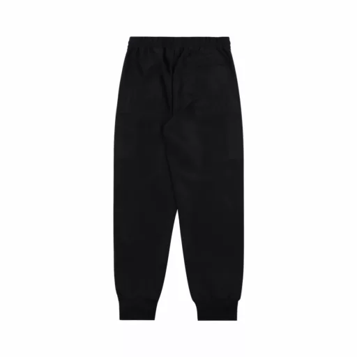 Prada side pocket triangle logo casual trousersHigh-end quality choice… a versatile trousers with elastic waist drawstring and casual sweatpants,It is also an indispensable matching artifact in men's wardrobe, and it is a practical classic style!The design style of the whole casual trousers is simple and fashionable, which is very in line with the low-luxury style setting,It is skin-friendly, easy to wear, and full of details! Classic P triangle logo design!This pair of trousers is made of high-quality cotton fabric, which is comfortable, soft and delicate, and has a good vertical sense.The surface has a bright and clear texture, which looks very textured, and it is full of high-end charm.First-class and exquisite straight-tube cutting, the line is delicate and smooth,Casual and casual pants that look good no matter how they are matched, hurry up and buy them if you like them, good goods don't wait.