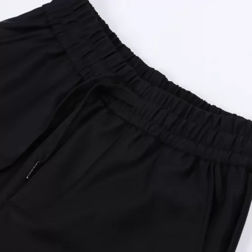 Prada side pocket triangle logo casual trousersHigh-end quality choice… a versatile trousers with elastic waist drawstring and casual sweatpants,It is also an indispensable matching artifact in men's wardrobe, and it is a practical classic style!The design style of the whole casual trousers is simple and fashionable, which is very in line with the low-luxury style setting,It is skin-friendly, easy to wear, and full of details! Classic P triangle logo design!This pair of trousers is made of high-quality cotton fabric, which is comfortable, soft and delicate, and has a good vertical sense.The surface has a bright and clear texture, which looks very textured, and it is full of high-end charm.First-class and exquisite straight-tube cutting, the line is delicate and smooth,Casual and casual pants that look good no matter how they are matched, hurry up and buy them if you like them, good goods don't wait.