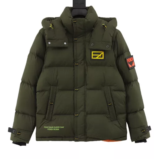 Fendi 24Fw eye armband removable down jacketSame style for men and women. Trading company channel order, overseas boutique limited series, exclusive first release, full-quality order, new Velcro letter pattern design elements, very handsome overall, impeccable details. Customer-supplied windproof and rainproof fabric, delicate, soft and comfortable, wrinkle-resistant and dust-free, upright and full, with excellent resilience. Heavy-duty goods. Classic small eye design on the chest, highly recognizable brand. A down jacket suitable for all occasions, regardless of age, regardless of gender. Although it is a down jacket, it feels as cool as a jacket~ warm and beautiful, with a sense of detail, simple and elegant style, very cost-effective, such a style is worth buying, and the wearing rate is also high. The design is simple and atmospheric, with a tasteful, casual and handsome style. The new brand elements make a basic down jacket come alive. Full of design sense! !