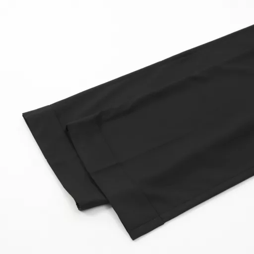 Miu Miu MM Grain De Poudre Waistband PantsCustomized with 35% wool, 38% cotton and 27% polyester, the fabric combines the softness, elasticity and warmth of wool with the sweat absorption and breathability of cotton and the strength and wear resistance of polyester. The waistband is machine-pleated and a multi-functional air pump machine is used to adjust the temperature to 180 degrees Celsius to ensure stable and uniform temperature. The pattern on the thick plate is printed on the trousers, and then the air pump machine is used for high-temperature pressing. Under the action of high temperature and pressure, the pattern is more solid. The edge of the slit is folded inward, and then the imported sewing machine is used for blind stitching, making it almost invisible from the front and more beautiful and neat. Loose version