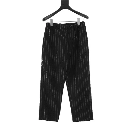 Nike x Stussy SS23 wool striped straight long casual pants. It took two months to customize the fabric. The original version is the same (including wool). Seiko version. The details are top. The fabric is thick. Every detail is perfect. The clothes and pants can be purchased separately and matched by yourself. Let the fashion experts have more choices. There is no pressure to wear one in winter. The upper body is low-key, exquisite, capable and stylish. Three-dimensional cutting optimizes the body shape. The craftsmanship of the big factory is exquisite workmanship and fine stitching. The same style for men and women. No dead angle detail control. Truly achieve the original quality