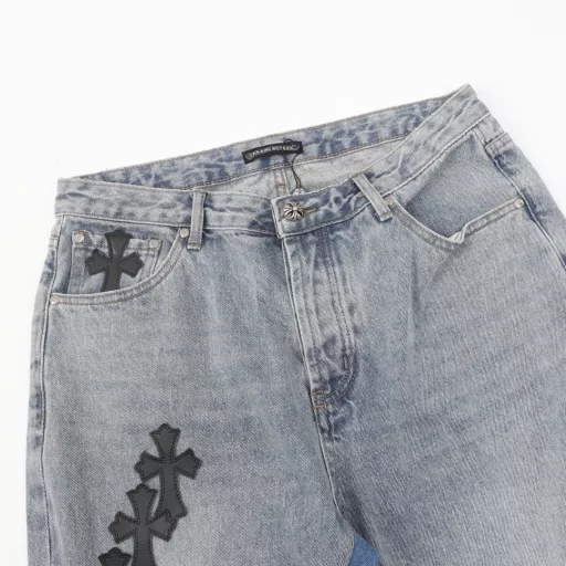 Chrome Hearts Flared Destroyed Leather JeansLos Angeles only! Countertop W level, patchwork cross flower embellishment, washed jeans!Absolutely high-end luxury product, a super popular product of god-level single product, top-level heavy craftsmanship, a magic weapon that cannot be missed!