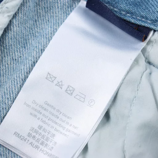 LOUIS VUITTON LV washed ripped jeansCustomized pure cotton denim, laser pattern engraving, double washing and light frying, rotten edge hanging technology, physical wear and tear on the edge to achieve natural rotten edge effect, high temperature steam and sandpaper combination to remove fiber hairiness and color difference, so that the jeans present a unique ripped and worn effect, customized accessories, loose version