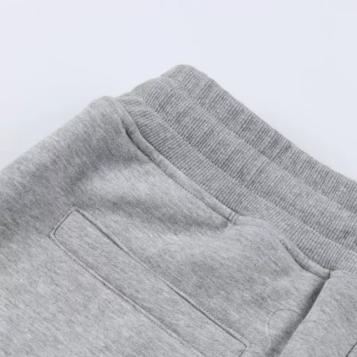 Dior CD circular embroidery ribbon fleece trousersOriginal purchase, using new fabric, 420g cotton heavy fleece fabric, washed and heavy fleece texture. The upper body is fluffy, upright and stylish. Soft, with wool skin-friendly feel. Washed, no hair loss. The side ribbon flat machine process, neat. Ingeniously crafted. The rope is custom-dyed according to the color of the cloth, and the version is loose. Unisex style