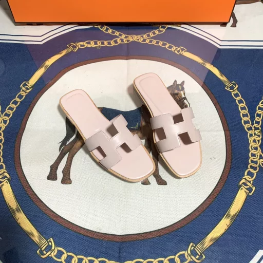 H's 2024SS🤷‍♂️Flat-heeled tasseled H canvas sandals, classic 