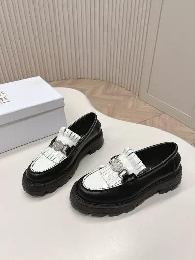 Dior Cruise 2025 Early Spring Series Loafers Tasseled Leather Shoes Classic Upgrade Full of vitality and fashion attitude Easy to play on the street Youthful cool fashion style Easy and casual elegance High-end luxury style Made of cowhide Original outsole Open mold original metal buckle