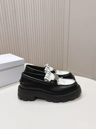 Dior Cruise 2025 Early Spring Series Loafers Tasseled Leather Shoes Classic Upgrade Full of vitality and fashion attitude Easy to play on the street Youthful cool fashion style Easy and casual elegance High-end luxury style Made of cowhide Original outsole Open mold original metal buckle