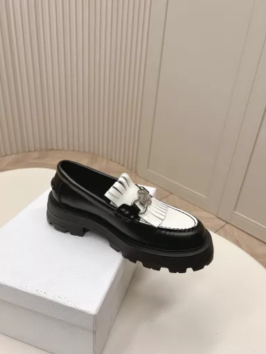 Dior Cruise 2025 Early Spring Series Loafers Tasseled Leather Shoes Classic Upgrade Full of vitality and fashion attitude Easy to play on the street Youthful cool fashion style Easy and casual elegance High-end luxury style Made of cowhide Original outsole Open mold original metal buckle