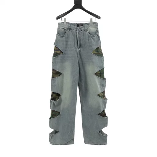 Balenciaga Knife-cut Camouflage Double-layer JeansFabric: Custom-woven and dyed raw cloth, denim, very high-quality texture! Double-layer fabric, custom camouflage twill cotton lining, pure cotton comfortable texture fabric!Craftsmanship: Embroidery, tearing, cutting, grinding, and destruction. There are many craftsmanship, all of which are handmade by workers, and they are restored one by one.Auxiliary materials and hardware are customized and molded one by oneLoose version, suitable for both men and women!