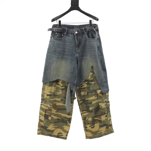 Projecr fake two-piece camouflage jeansThe Korean pioneer designer brand Project G/R's avant-garde, rebellious style and exaggerated silhouette cuts not only attract attention to the single product, but also lead a wave of clothing trends. I believe that more and more new generation fashion players will pay attention to them in the future.