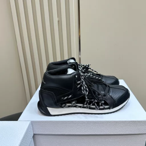 New to the 2025 collection, this Dior, C'est sneaker is a bold and stylish statement. Carefully crafted, the cutout design on the side of the upper is super stylish, and the details add a touch of elegance. The lightweight two-tone sole is extremely comfortable and sports-inspired. It will add a stylish touch to any casual look.The tongue and sole are decorated with the Christian Paris logo, and the cowhide and leather design style