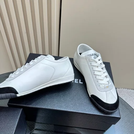 CHANELGD's same style is a super hit in the counter! The counter is simply crazy about it, and the major social platforms are popular with pictures. This issue of dad shoes is really cool. It is definitely the most popular style this spring and summer season. It does not get stuck or rub your feet. The texture is very comfortable to wear. I strongly recommend it. This series is now on sale! !