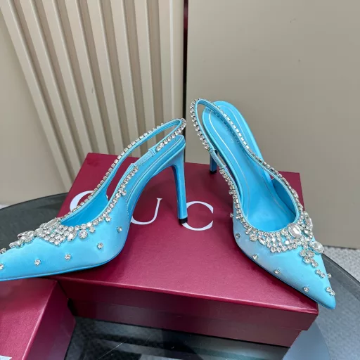 Gucci 25S Spring and Summer New Products Rhinestone Candy Color Back Strap High Heel SandalsG is always impressive in terms of high-end feelingIt looks quite simple but looks very high-end and sexyIt allows you to easily match and show various styles👍The upper is made of imported silk cloth + rhinestone buckleThe lining is made of imported sheepskinThe sole is made of imported leather from Italy