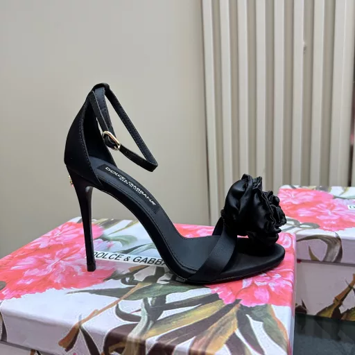 Dolce & Gabbana 25Ss lace-up high-heeled sandalsUpper: SilkLining: LambskinFoot: LambskinGold logo plaque on heel
