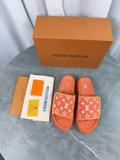 Louis Vuitton2024 Spring/Summer new top version‼ ️Original versionThe latest model in the counter, straw slippers, new hard goods🆕❥Purchasing agent level! Full of high-end feeling! A model that is popular among bloggers at home and abroad, retro and fashionable, it looks amazing on the feet! The official website's main model★