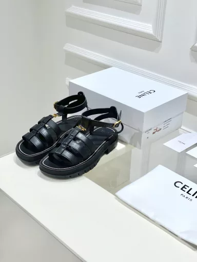𝗖𝗘𝗟𝗜𝗡𝗘! 23SS new Celine retro Roman sandalsNo pressure in and out of the counter, heavy-duty version, refuse to see fake low-end goods at first glance. Original last, adjusted N times, this pair is absolutely vintage and full of retro flavor