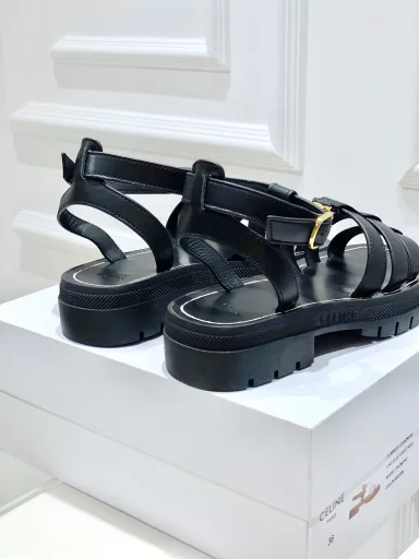 𝗖𝗘𝗟𝗜𝗡𝗘! 23SS new Celine retro Roman sandalsNo pressure in and out of the counter, heavy-duty version, refuse to see fake low-end goods at first glance. Original last, adjusted N times, this pair is absolutely vintage and full of retro flavor