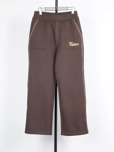 1v side X-shaped gradient trousers, brownFabric: Exclusive 40-count high-quality soft cloud cotton air layer double-sided cloth, 380 grams, soft cloud cotton air weaving process, the fabric is as soft as clouds, comfortable and close to the skin, and the fabric feel and material are the same as the original.Pocket lining: 32-count double yarn fine cotton cloth, 220 gramsRibbing: 26-count double yarn fine cotton 1×1 ribbedCrafts:This style is divided into two processes: 