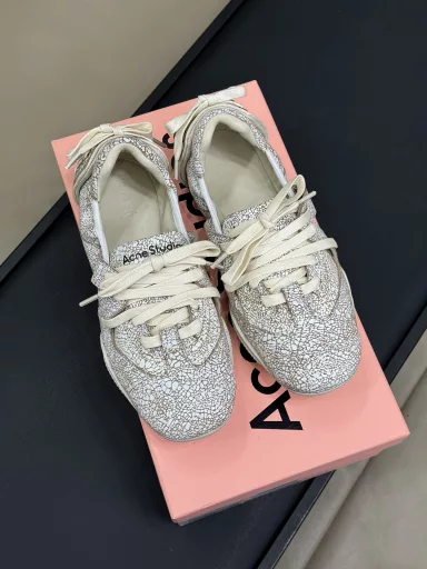 Chanel2024 new Chanel style suede round toe panda diamond thick-soled sneakers fashionable height-increasing shoes casual shoes