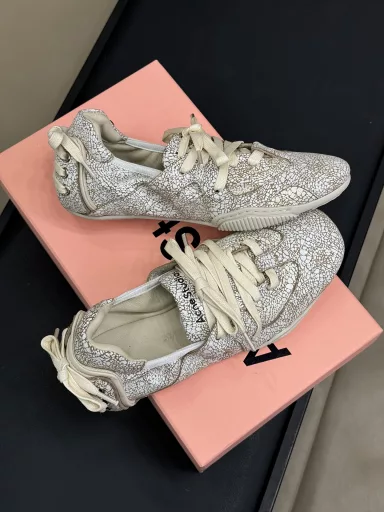 ACNE fw24 new arrival～acne super cute ballet shoes, sneaker style sole, super good feeling on the feet! Playful and age-reducing, relaxed feeling; full of fashion sense!Cowhide upper, washed denim upper