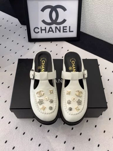 Chanel's new early spring half-slippers, high-end version shipped, catwalk models on various platforms, comfortable to wear and especially show long legs, imported cowhide frosted upper, sheepskin pads, rubber foam outsole