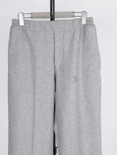 1v casual wool pants, grayFabric: Worsted high-quality wool single-sided cloth, 320 gramsLining: twill combed cotton lining, 100% cotton, 180 gramsCraftsmanship:Exclusive custom-woven and dyed high-proportion woolWorsted single-sided cloth, expensive! Double-sided composite technology (the front is 