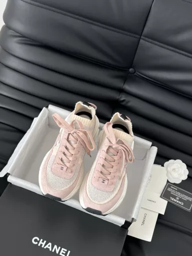 Chanel 25C new panda sports casual shoesVersatile white shoes, you can never go wrong with any styleContrasting colors are full of vitalityEmbossed logo on the side, looks very delicateOriginal custom upper material, original outsole