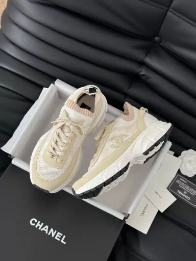 Chanel 25C new panda sports casual shoesVersatile white shoes, you can never go wrong with any styleContrasting colors are full of vitalityEmbossed logo on the side, looks very delicateOriginal custom upper material, original outsole