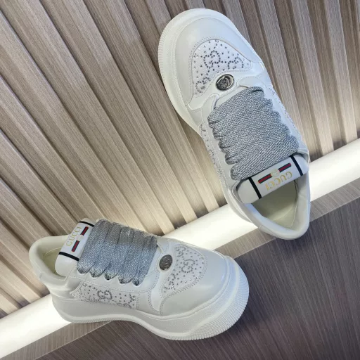 Gucci——Latest color matching thick-soled shoes; 6cm high-heeled shoes with rhinestones and hot diamonds~~Top leather fabric, super flash rhinestones and hot diamond fabric, full leather lining, fine sweat absorption and breathability, foot pads, latex injection molding, private model 6cm thick TPU two-color sole